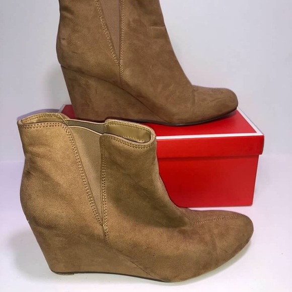 Forever 21 Brown wedges size 8.5 - Picture 2 of 3